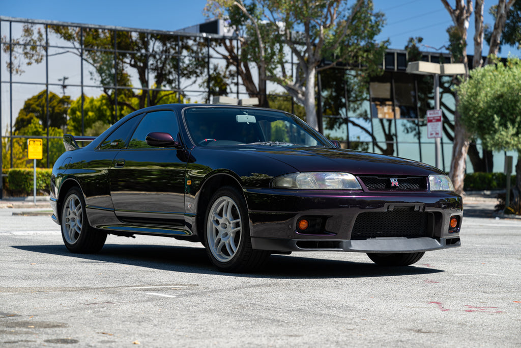 1995 Nissan Skyline Midnight Purple GT-R V-Spec R33 [ECC-243]